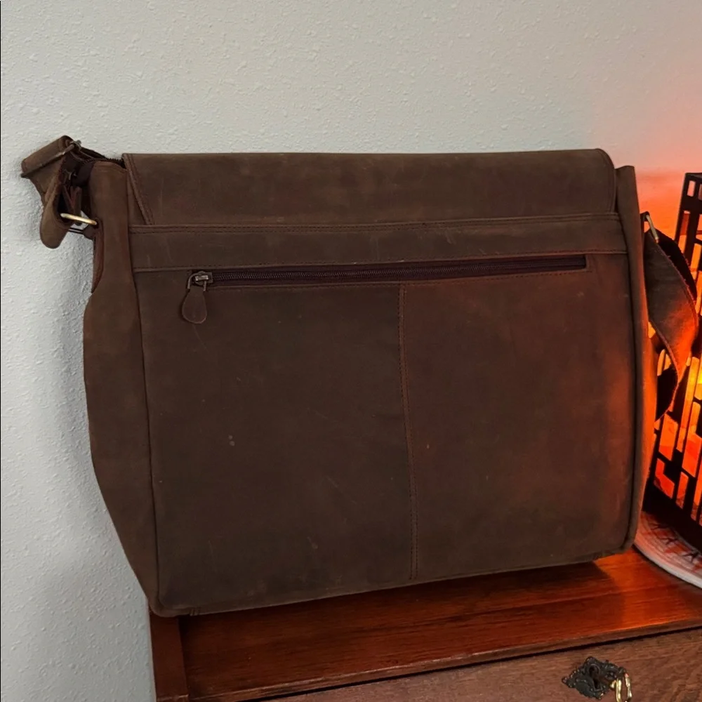 New Hand Crafted 100% Genuine naturally treated Leather Messenger & Laptop Bag